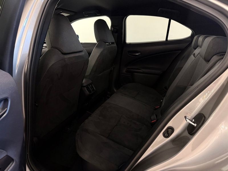 Lexus UX bild 14