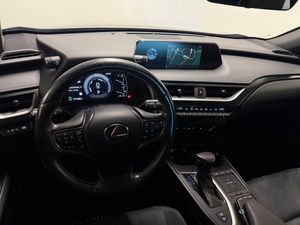 Lexus UX bild 9