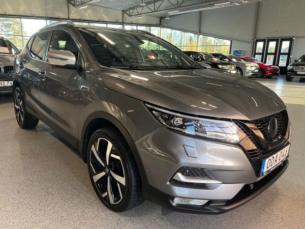 Nissan Qashqai 1.6 dCi XTRONIC-CVT 360 Kamera Drag GPS D-Värmare Pano - 2018