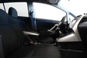 Toyota Verso bild 7