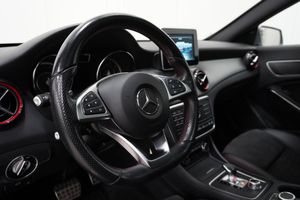 Mercedes CLA45 AMG bild 17