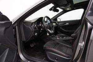 Mercedes CLA45 AMG bild 11