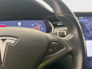 Tesla Model S bild 17