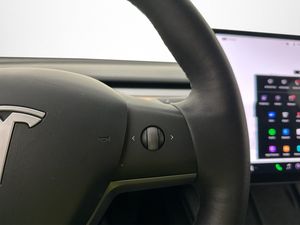 Tesla Model Y bild 19