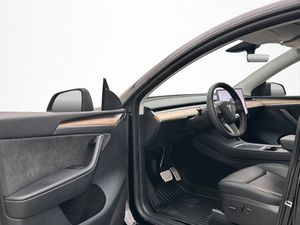 Tesla Model Y bild 13
