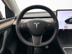Tesla Model Y bild 17