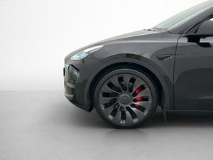 Tesla Model Y bild 32