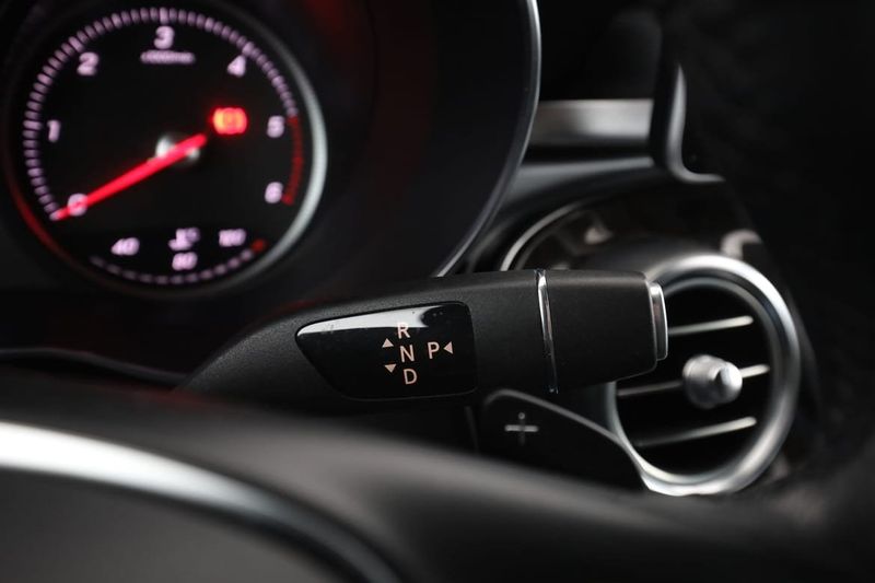 Mercedes GLC220 bild 31