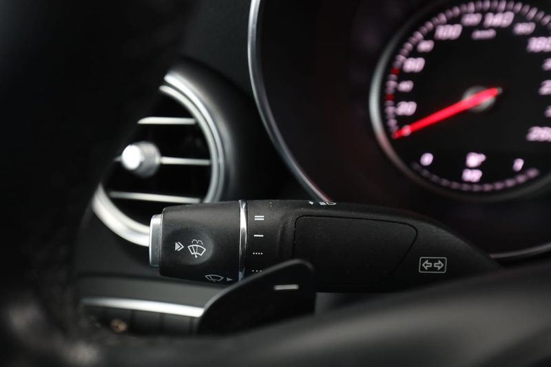 Mercedes GLC220 bild 33