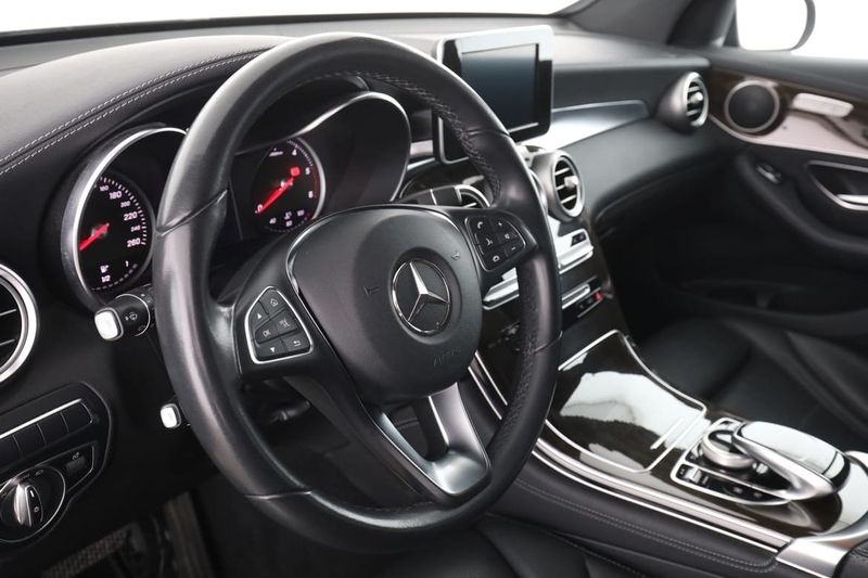 Mercedes GLC220 bild 12