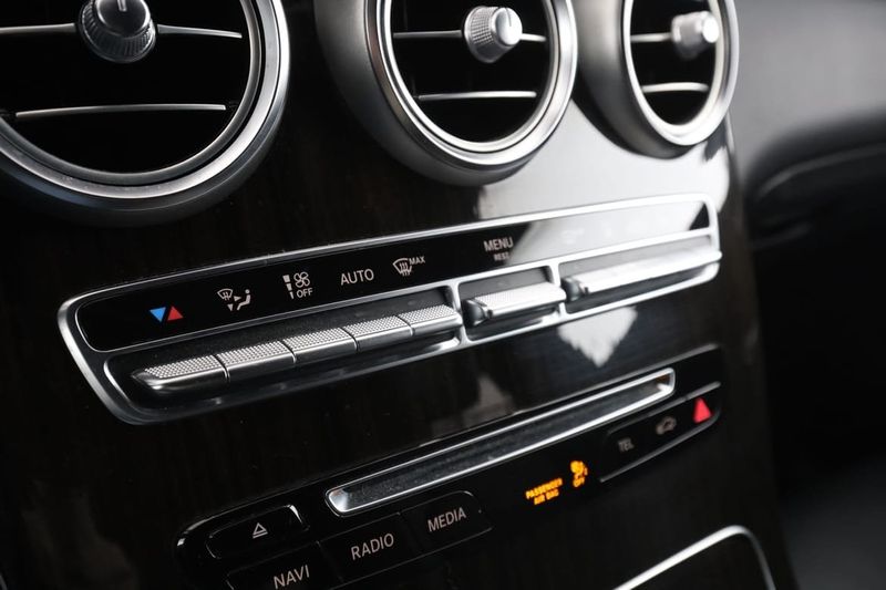 Mercedes GLC220 bild 23