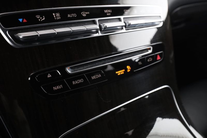 Mercedes GLC220 bild 24