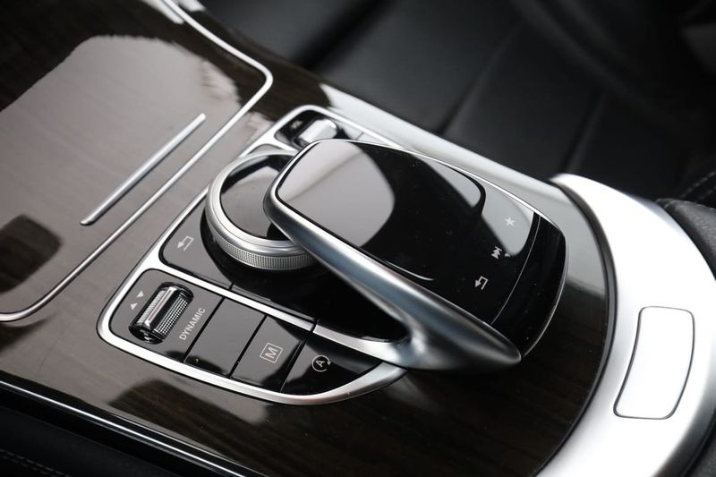 Mercedes GLC220 bild 26