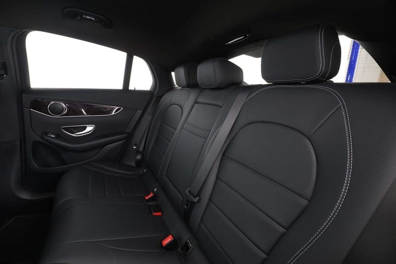 Mercedes GLC220 bild 15
