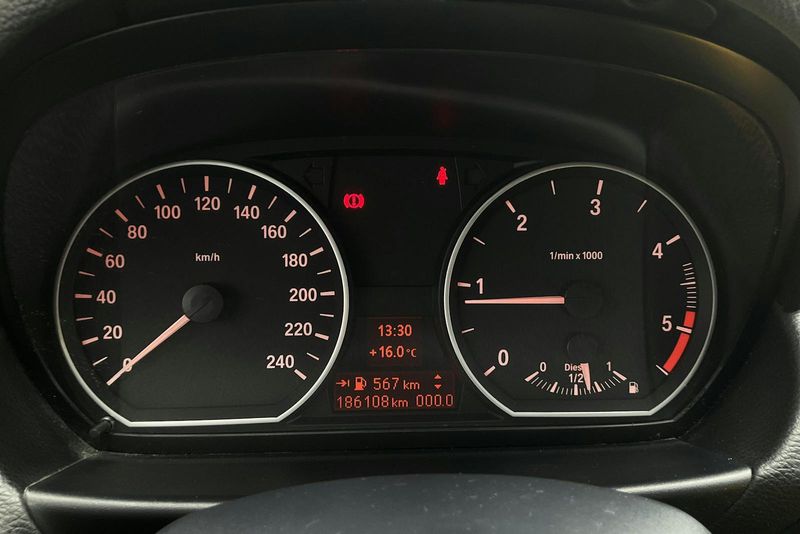 BMW 118 bild 10