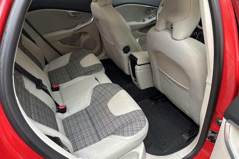 Volvo V40 bild 8
