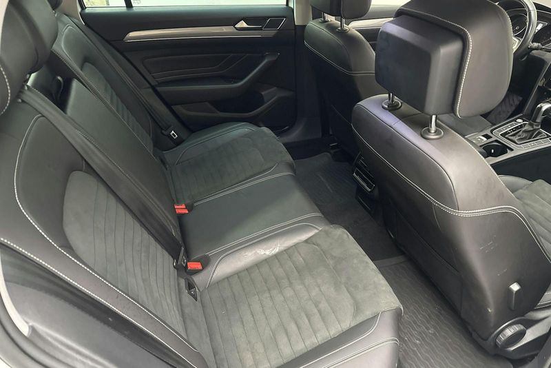 Volkswagen Passat bild 8