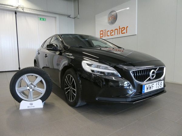 Volvo V40 D2 Automat-Värmare-Parkeringssensor-SoV *Kamremsbytt* - 2017