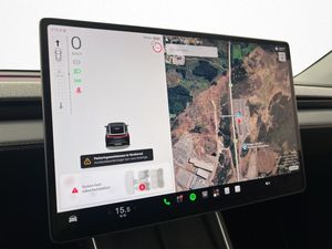 Tesla Model Y bild 22