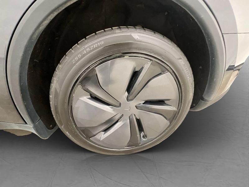Tesla Model Y bild 33