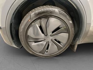 Tesla Model Y bild 32