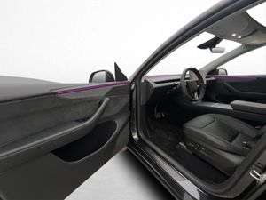 Tesla Model Y bild 11