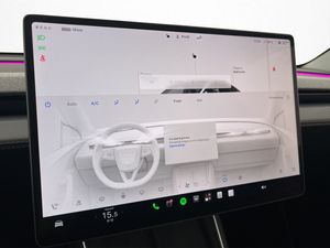 Tesla Model Y bild 25