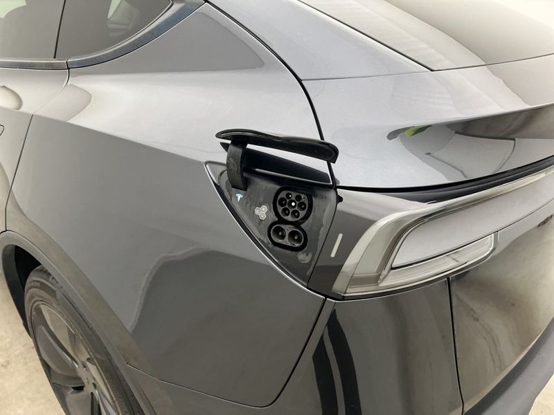 Tesla Model Y bild 31