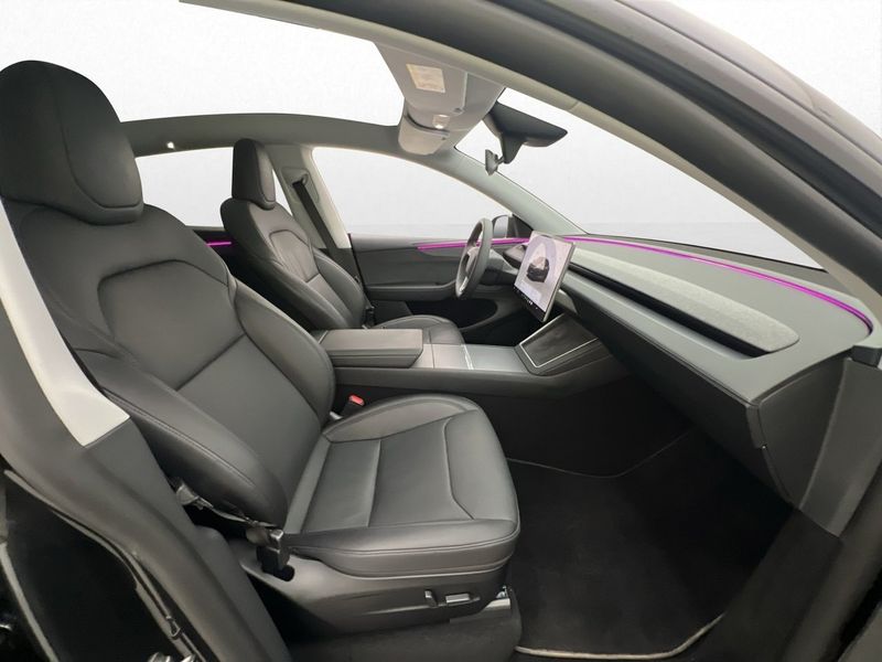 Tesla Model Y bild 15