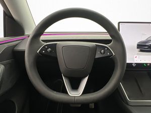 Tesla Model Y bild 14
