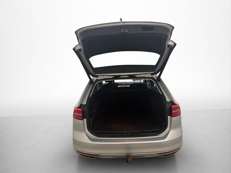 Volkswagen Passat bild 18