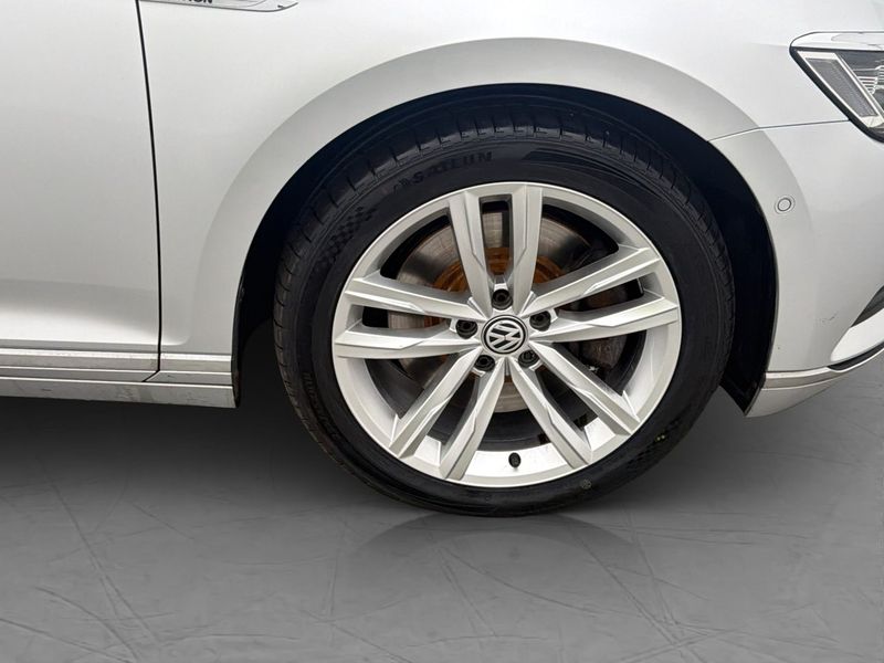 Volkswagen Passat bild 13