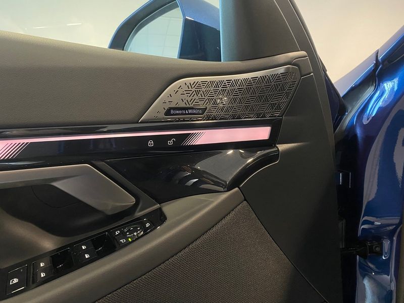 BMW i5 bild 5