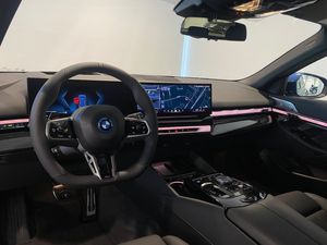 BMW i5 bild 8