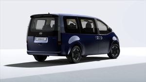 Hyundai Staria bild 3