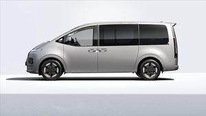 Hyundai Staria bild 2
