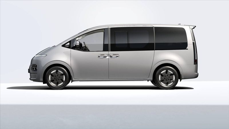 Hyundai Staria bild 2