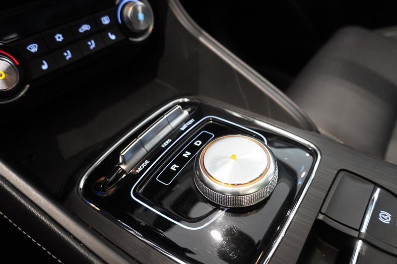 MG ZS EV bild 8