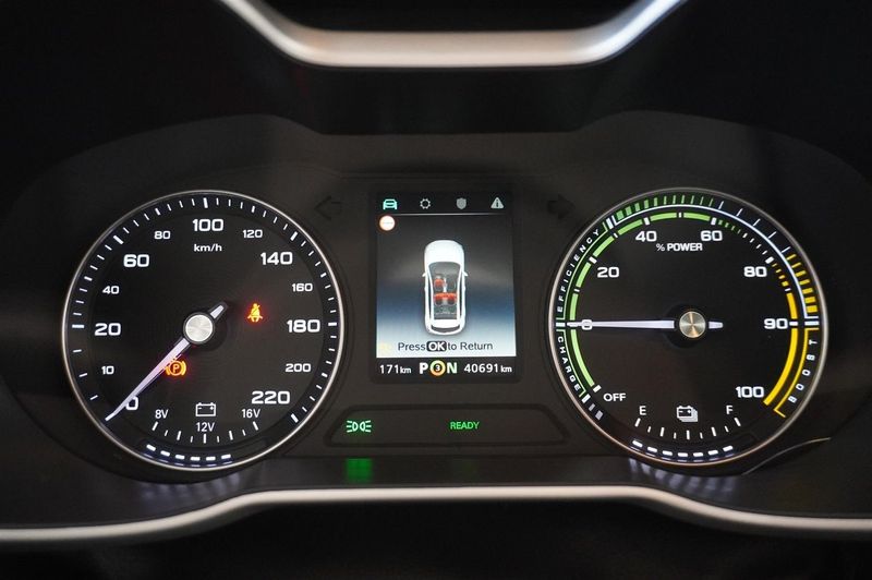 MG ZS EV bild 11