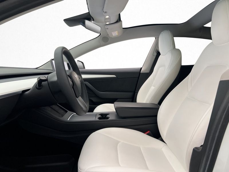 Tesla Model 3 bild 11