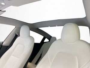 Tesla Model 3 bild 14