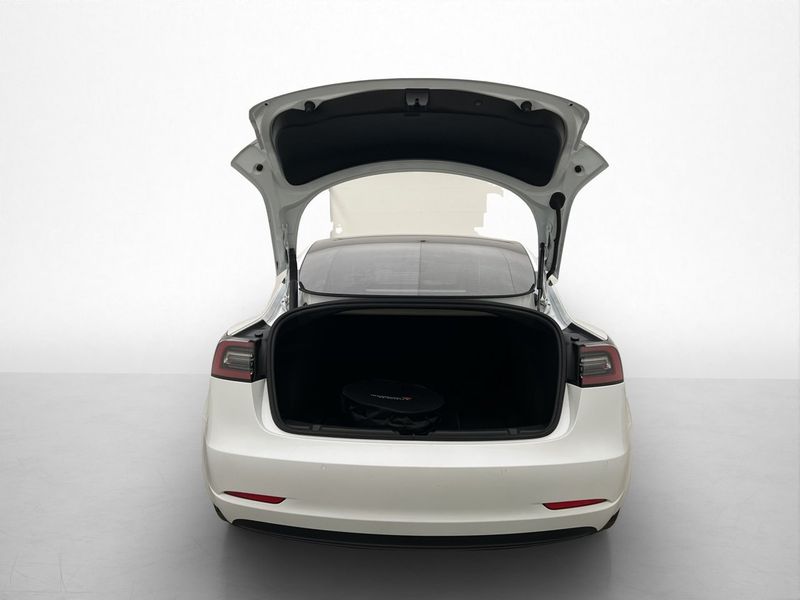 Tesla Model 3 bild 10