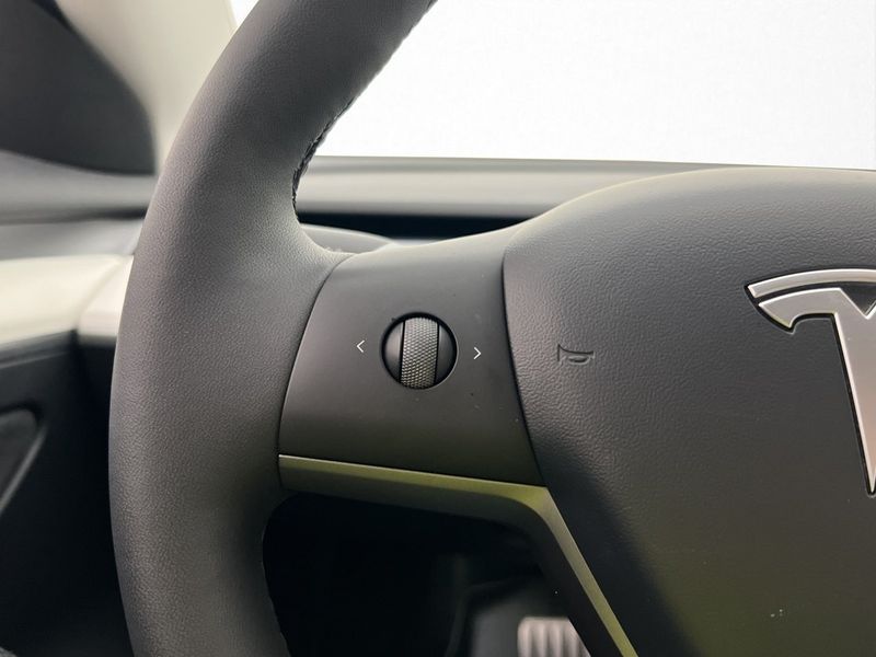 Tesla Model 3 bild 25