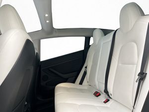 Tesla Model 3 bild 23