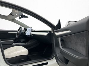 Tesla Model 3 bild 33