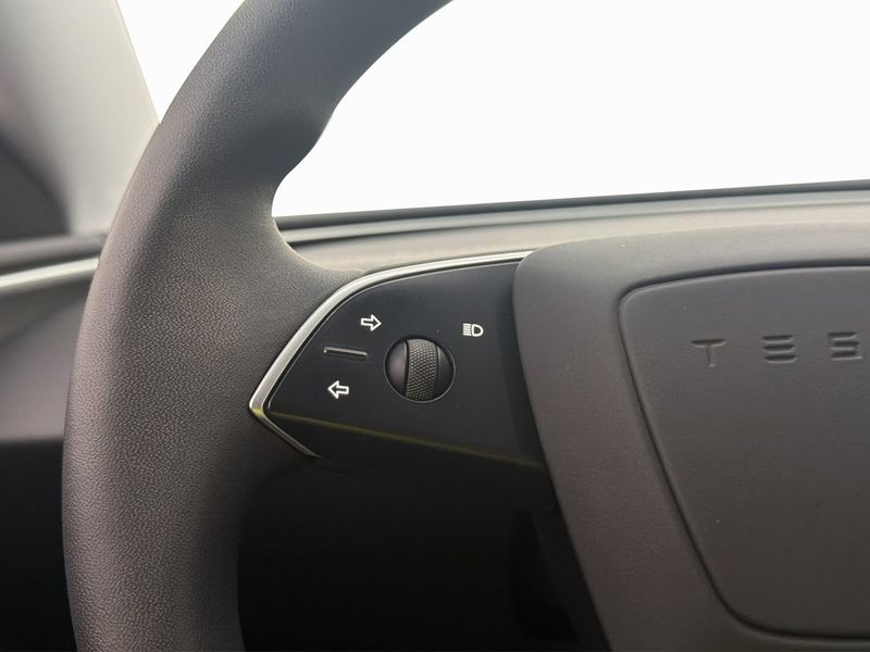 Tesla Model 3 bild 27