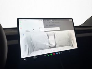 Tesla Model 3 bild 21