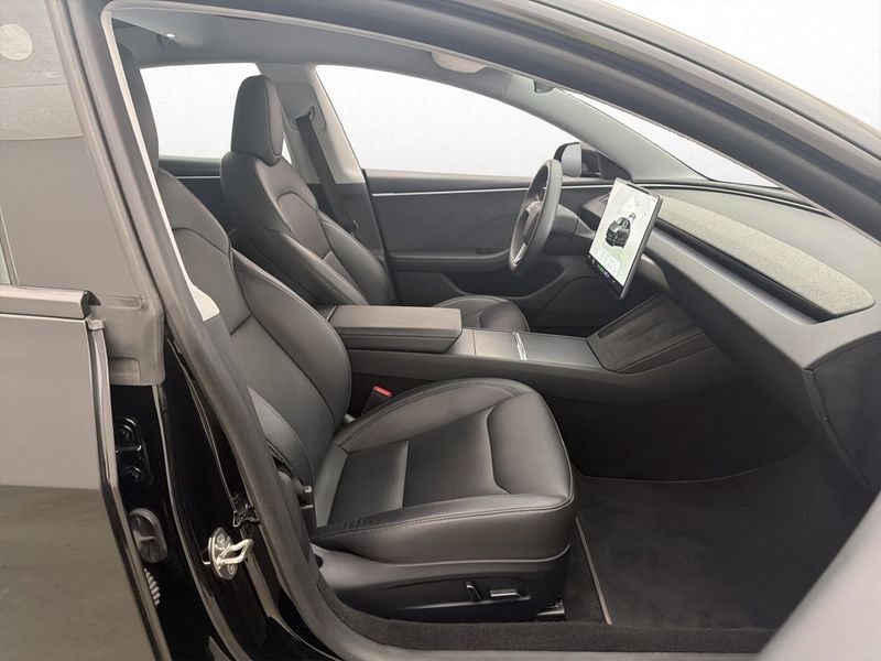 Tesla Model 3 bild 14