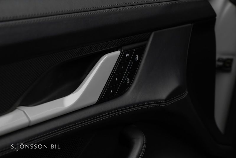 Porsche Taycan bild 16