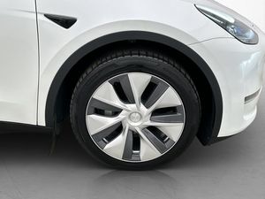 Tesla Model Y bild 35